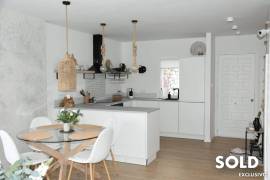 Small dream house in 1st sea line Small dream house in 1st sea line