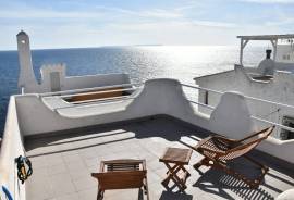 Pequeña casa de ensueño en 1ª línea de mar