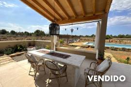 Maravillosa villa de nueva construcción con vistas y posibilidades de ampliación
