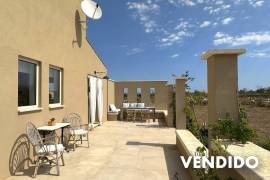 Maravillosa villa de nueva construcción con vistas y posibilidades de ampliación