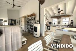 Maravillosa villa de nueva construcción con vistas y posibilidades de ampliación