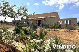 Maravillosa villa de nueva construcción con vistas y posibilidades de ampliación