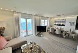 Luxury renovated sea view flat in Cala Major