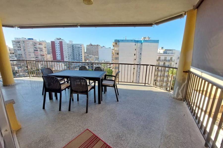 Neu renovierte Wohnung Nahe Sandstrand und Jachthafen von Arenal