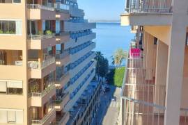 Neu renovierte Wohnung Nahe Sandstrand und Jachthafen von Arenal