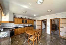 Large chalet with partial sea view in 2nd sea line