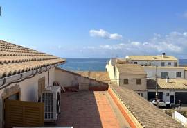 Large chalet with partial sea view in 2nd sea line