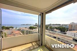Piso con vistas al mar cerca de la playa de Palmanova