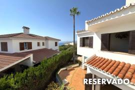 Encantador Chalet con vistas parciales al mar y gran potencial