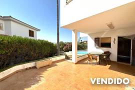 Encantador Chalet con vistas parciales al mar y gran potencial Encantador Chalet con vistas parciales al mar y gran potencial