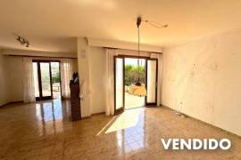 Encantador Chalet con vistas parciales al mar y gran potencial Encantador Chalet con vistas parciales al mar y gran potencial