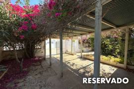 Encantador Chalet con vistas parciales al mar y gran potencial