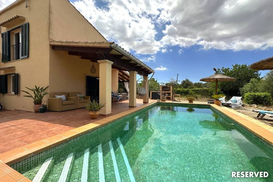 Characterful Finca in Llucmajor – Mediterranean charm meets modern living
