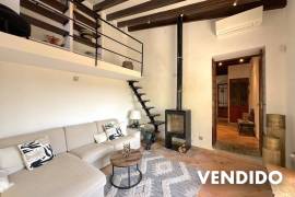 Encantadora casa de pueblo con casa de invitados, piscina y vistas panorámicas en Campanet