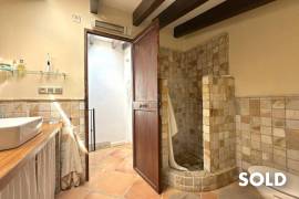 Charming Village House with Guest Cottage, Pool and Panoramic Views in Campanet