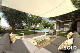 Charming Village House with Guest Cottage, Pool and Panoramic Views in Campanet