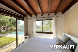 Idyllisches Dorfhaus mit Gästehäuschen, Pool und Panoramablick in Campanet