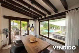 Encantadora casa de pueblo con casa de invitados, piscina y vistas panorámicas en Campanet