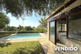 Encantadora casa de pueblo con casa de invitados, piscina y vistas panorámicas en Campanet