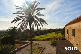 Project in sight! Mallorcan finca with large land and panoramic views