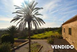 ¡Proyecto a la vista! Finca mallorquina con gran terreno y vistas panorámicas