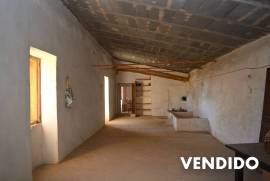 ¡Proyecto a la vista! Finca mallorquina con gran terreno y vistas panorámicas