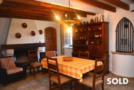 Project in sight! Mallorcan finca with large land and panoramic views