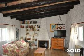 Rustic country house of natural stone in Algaida