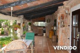 Rústica casa de campo de piedra natural en Algaida