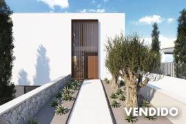 Solar edificable con proyecto de obra y vistas parciales al mar