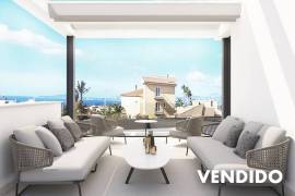 Solar edificable con proyecto de obra y vistas parciales al mar