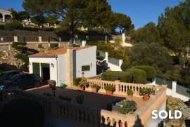 Majestic villa with dreamlike panoramic views