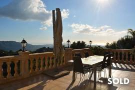 Majestic villa with dreamlike panoramic views