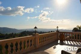 Majestic villa with dreamlike panoramic views