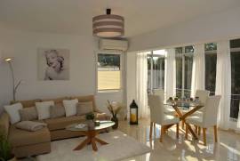 Helles, saniertes Apartment in ruhiger Lage