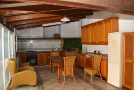 Chalet con piscina a renovar en Cala Llombards