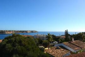 Renovierungsbedürftiges Chalet mit Pool in Cala Llombards