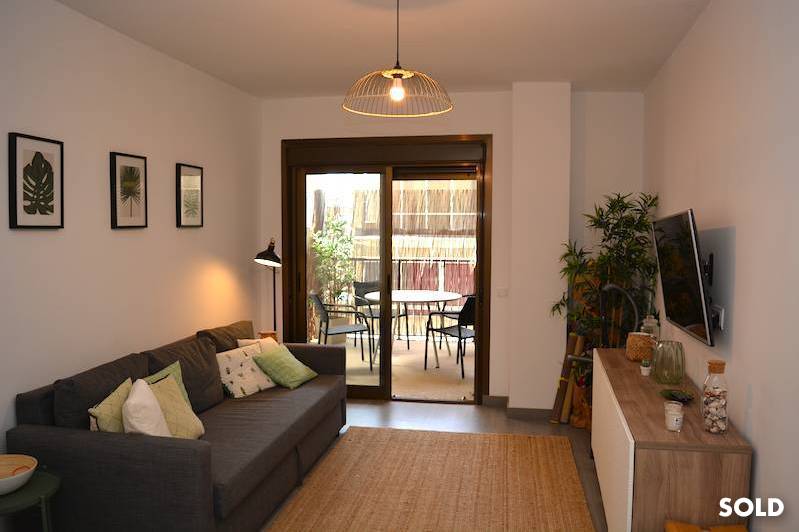 Modernised 1 bedroom flat near to the beach