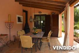 Idílica casa de campo con piscina y apartamento de invitados