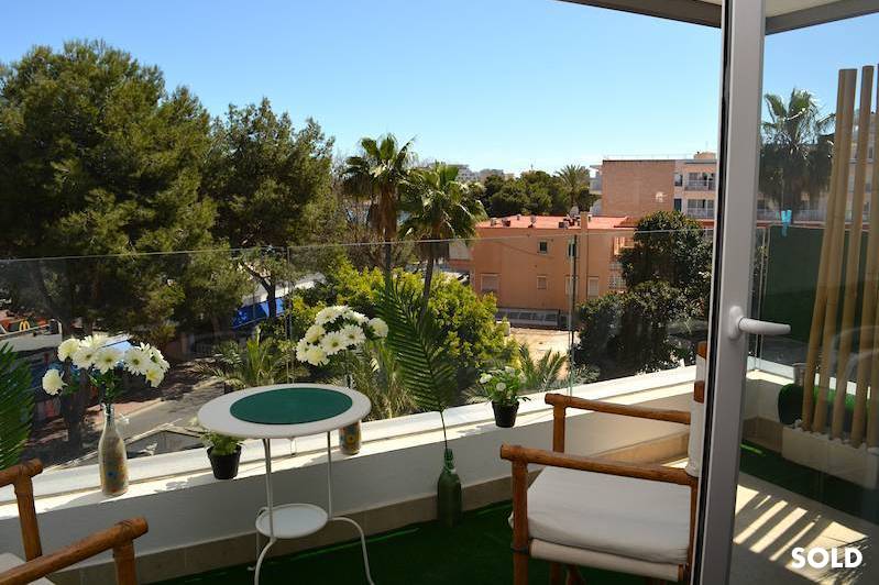 Tastefully renovated flat in front of the beaches of Palmanova