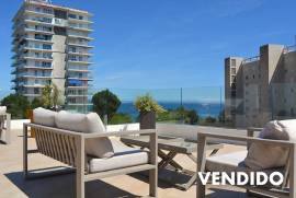 Apartamento reformado con exquisito gusto frente a las playas de Palmanova