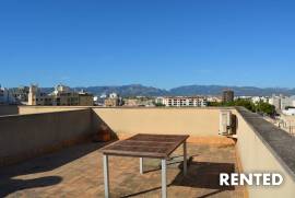 Furnished penthouse with private roof terrace