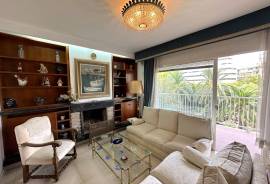 Spacious apartment on Paseo de Mallorca