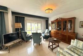 Spacious apartment on Paseo de Mallorca
