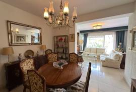 Spacious apartment on Paseo de Mallorca