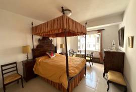 Spacious apartment on Paseo de Mallorca