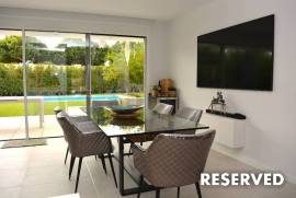Modern semi-detached house with pool in 2nd sea line