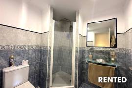 Short-term rental: Bright penthouse with rooftop terrace, pool and private parking