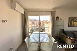 Short-term rental: Bright penthouse with rooftop terrace, pool and private parking