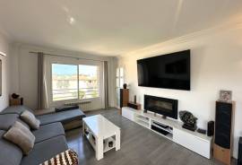 Short-term rental: Bright penthouse with rooftop terrace, pool and private parking
